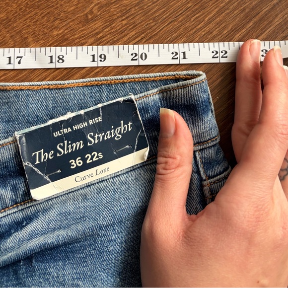 ✨ NWT Abercrombie & Fitch Curve Love Ultra High Rise Slim Straight Jeans ✨ - Picture 11 of 12
